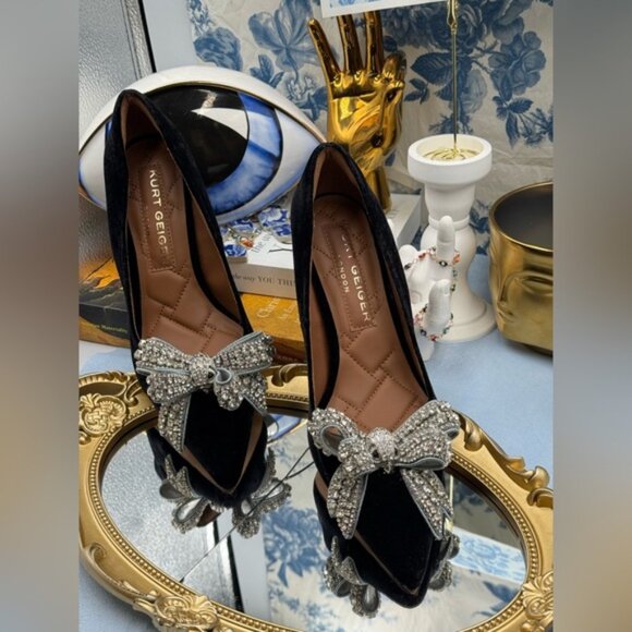 🆕 KURT GEIGER LONDON 🧿 NWOB Belgravia Bow Court Heel, Black Velvet Sz38.5 US 8 - Picture 4 of 16